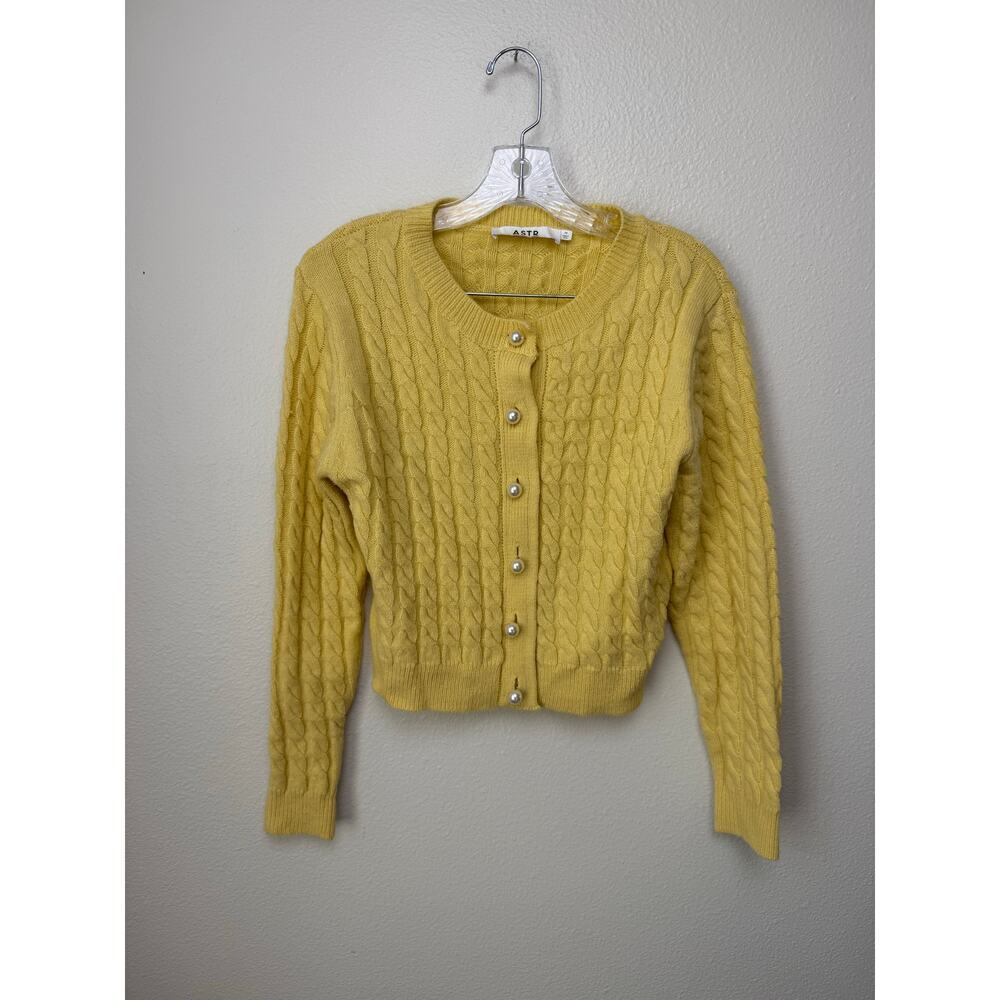Anthropologie ASTR The Label Cable Stitch Cardigan Pearls Yellow Size Medium - Picture 2 of 6